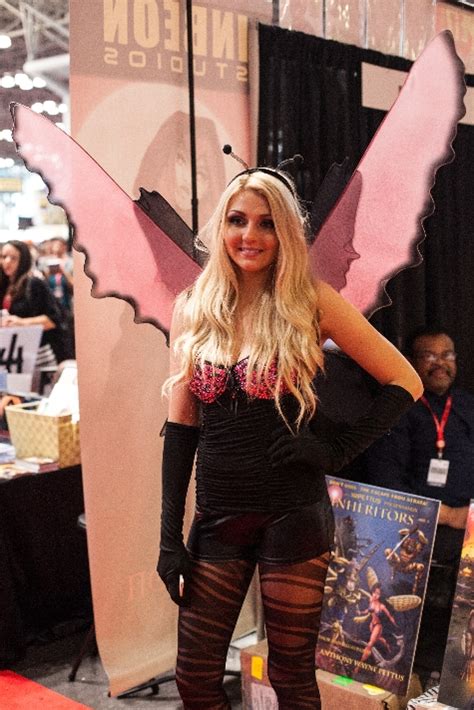 Hottest Cosplay Girls Of Ny Comic Con 2013 Day 2 Photos