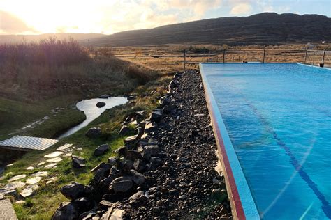 Gvendarlaug Hot Pools In Ijslandse Westfjorden Reislegendenl