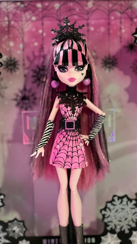 Monster High Howliday Winter Edition Draculaura Doll