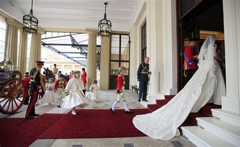 Kate Middleton Photos Photos Royal Wedding Carriage Procession To