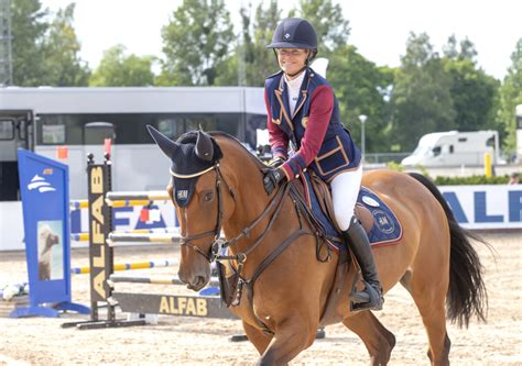 In 2011 she participated in the new gucci masters with kevin staut, with a choreography to musical moulin rouge. Malin Baryard Johnsson går in i smådjursklinik ...