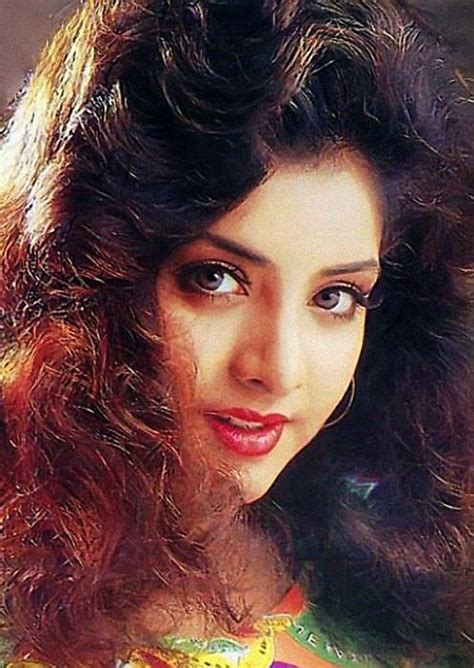 Divya Bharti Awesome Images Hot Fashion On The Year
