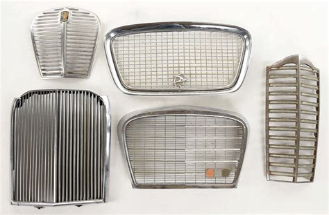 Lot Detail - COLLECTION OF 5 VINTAGE CAR GRILLS.