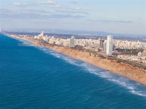 تل أبيب) is the second largest city in israel (after jerusalem), and has the largest metropolitan area. "Realität nicht verschönern" Tel Aviv - Wie sicher ist ...