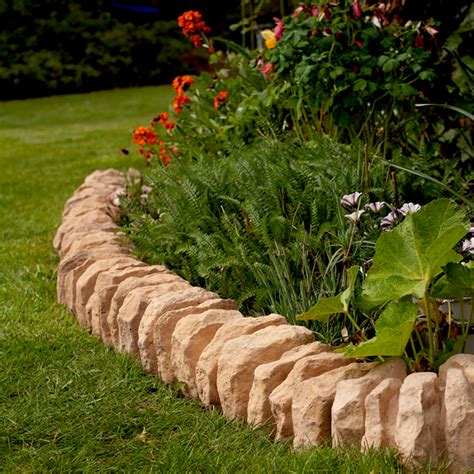 Traditional Stone Border Edging Pale Cotswold