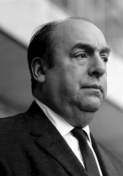 Jorge Luis Borges diz que poemas de amor de Neruda são fracos e que a ...