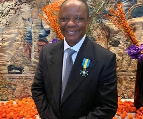 Idahosa wells okunbo is a nigerian business magnate, investor, philanthropist and trained commercial pilot. Hosa Okunbo Fumes, Slams N4 Billion Suit On Obaseki's ...