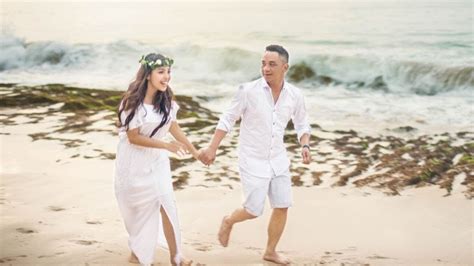Prewedding Di Pantai Bali Murah Romantis By Rudhia Salon Youtube