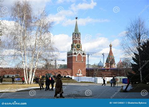 Tourists Visit Moscow Kremlin Unesco World Heritage Site Editorial