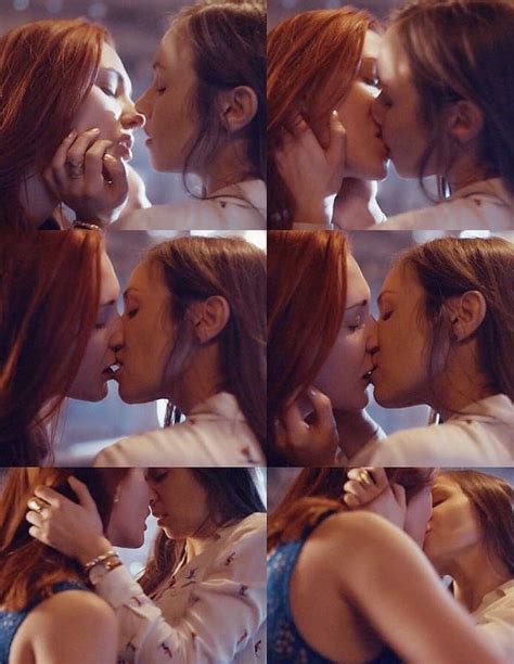 Pin By Annedi Gregorio On Wayhaught Waverly Nicole Lesbians Kissing