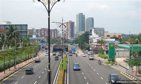 Ia melibatkan 1837 orang gelandangan menerusi 23 buah port gelandangan di kuala lumpur. 'Ada gelandangan di negeri sifar kemiskinan'