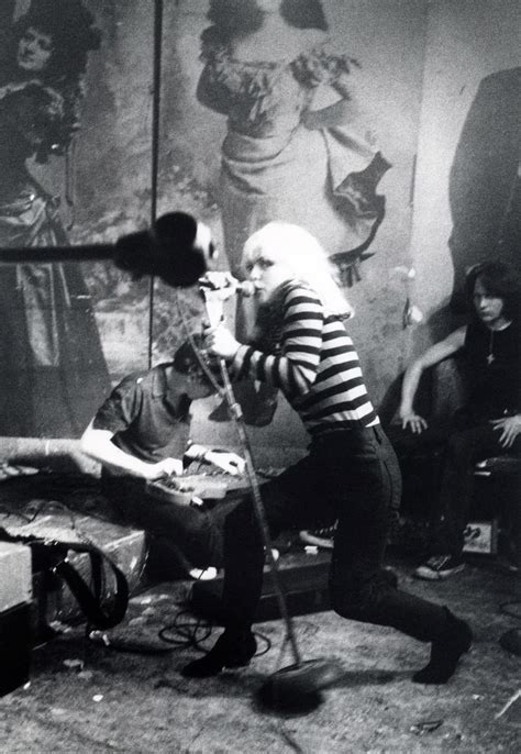 21 Amazing Black And White Photographs That Capture New York’s 1970s Punk Rock Scene At Cbgb