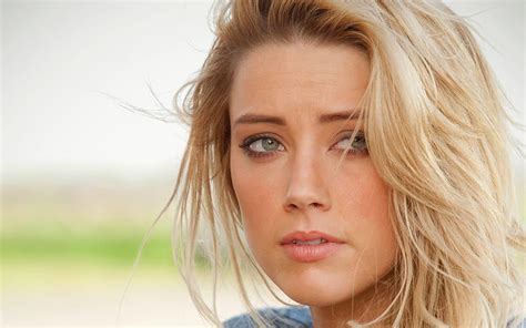 Amber Heard Supergirl Actresses People Background Sexiezpicz Web Porn