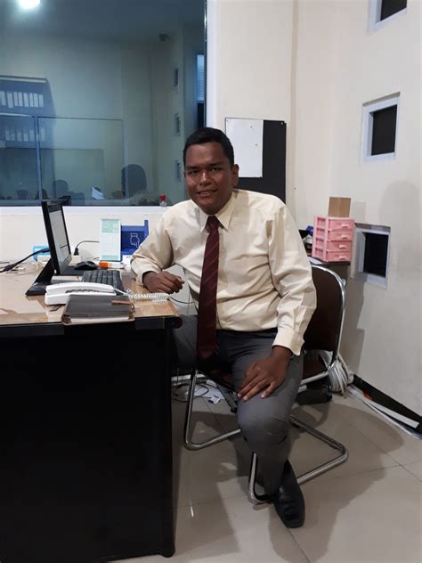 Buku Manajemen Informasi Kesehatan Ii-Profil Dosen Dunia Pengetahuan