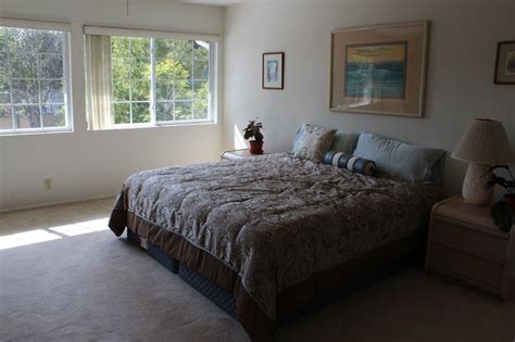 Spacious Master Bedroom With Attached Bathroom Room To Rent From