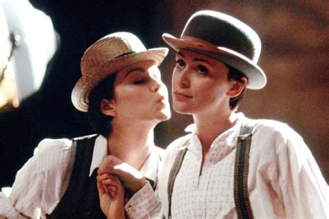 Remembering ‘tipping The Velvet The “joyous” Lesbian Romance That