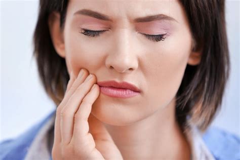 Is Your Jaw Clicking And Locking It May Be A Sign Of Tmj Dr Raminder