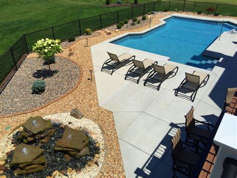 7 Swimming Pool Landscaping Tips Flora Design And Landscape