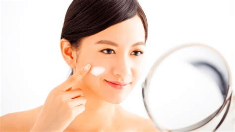 10 Best Korean Whitening Creams To Give You Even Radiant