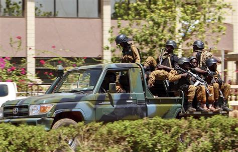 Burkina Faso 62 Morts Dans Des Attaques Djihadistes Et Des