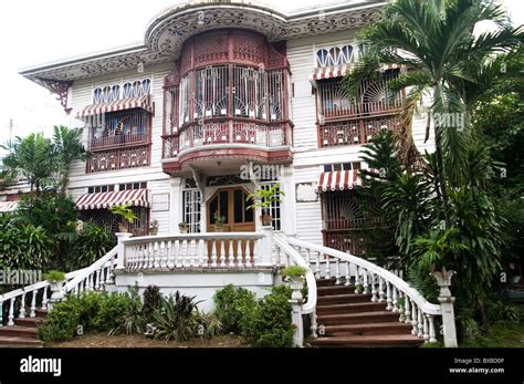 Derelict Mansion Uptown Cebu City Philippines Stock Photo Alamy