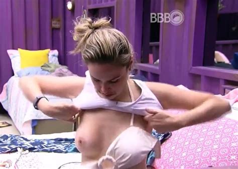 Ana Paula Do Big Brother Brasil 16 Pagando Peitinho Videos Porno Carioca
