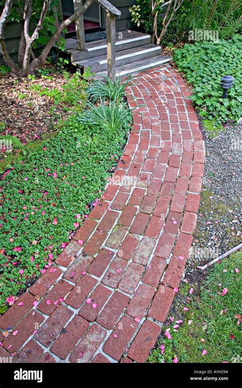 Garden Path Pathway Walkway Stock Photo Alamy