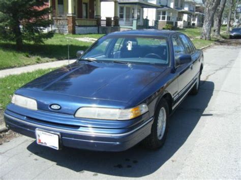 Purchase Used 1992 Ford Crown Victoria Great First Car In South Bend