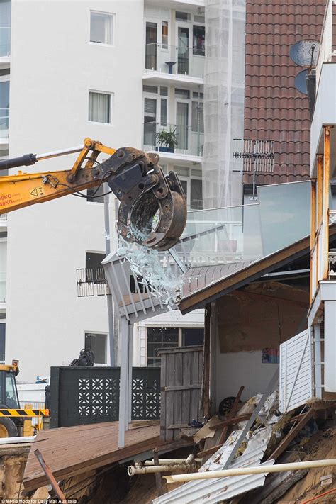 The accommodation is 4.3 miles from the star event centre, and guests benefit from private parking available on site and free wifi. Homes on Sydney's northern beaches demolished as another ...