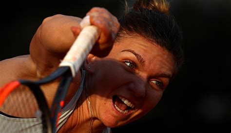 After two months out of the game due to an injury, @simona_halep will taste some competition at the #obn21. Simona Halep beendet in Rom Maria Sharapovas Erfolgslauf ...