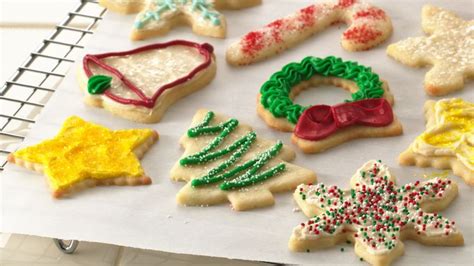 We're using my classic sugar cookies and dressing them up for the holidays. 5 Simple Recipes to Try This Holiday