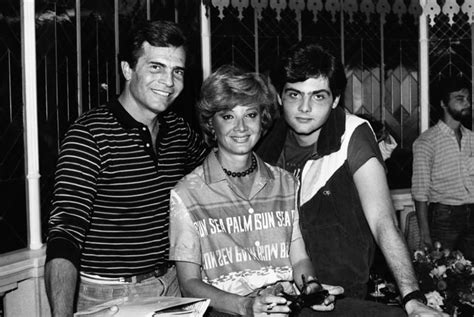 Tarcísio, no ar em 'êta mundo bom', e glória, em. Aos 83 anos, atriz Glória Menezes é internada de urgência ...
