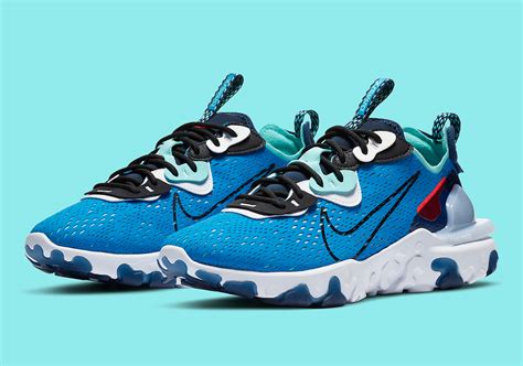 The Nike React Vision Returns To Sporty Looks With Photo Blue Crumpe