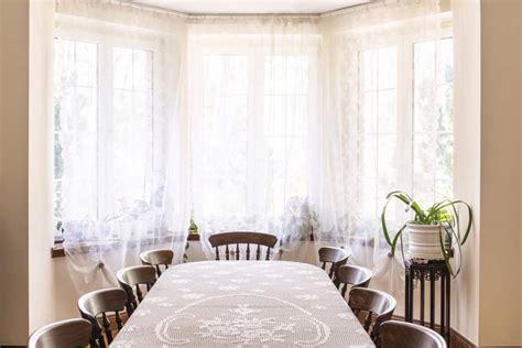 Curtains that not only look great, but ones you can actually use daily. What Curtains Look Best On Bay Windows? - Home Decor Bliss