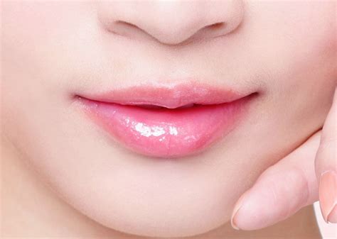 Natural Tips For Healthy Pink Lips Beauty Care