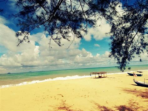 Negeri terengganu, negeri di malaysia yang mempunyai persisiran pantai yang sungguh cantik. Homestay Tepi Pantai Terengganu | MyCribBooking