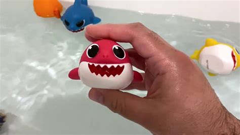 Wowwee Pinkfong Baby Shark Bath Squirt Toy Pack King S Basics My Xxx