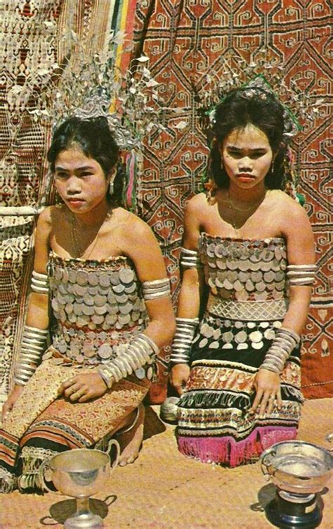 Dayak Girls Sarawak Borneo Malaysia Ca 1950s In 2020 Borneo Tattoo