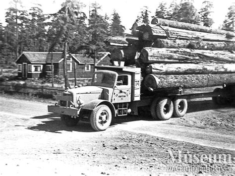 Loaded Logging Trucks At Oyster Bay Campbell River Museum Online