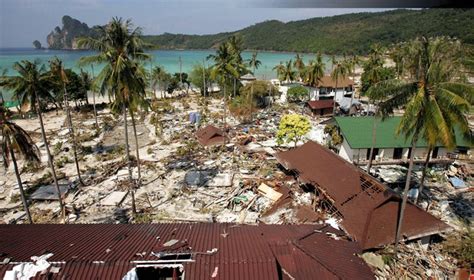 In this video, we take a look at the 2004 tsunami in the indian ocean, thailand. Pasca-12 Tahun, Ratusan Jasad Korban Tsunami di Thailand ...
