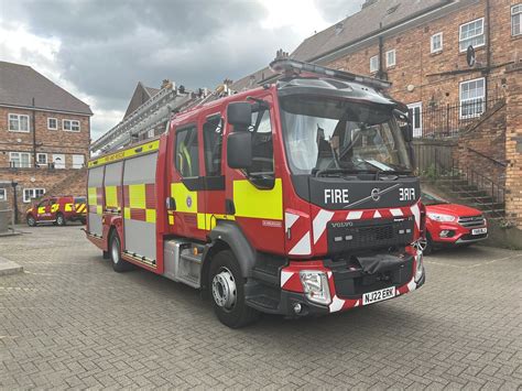 North Yorkshire Fire And Rescue Volvo Fire Appliance From Sc Flickr