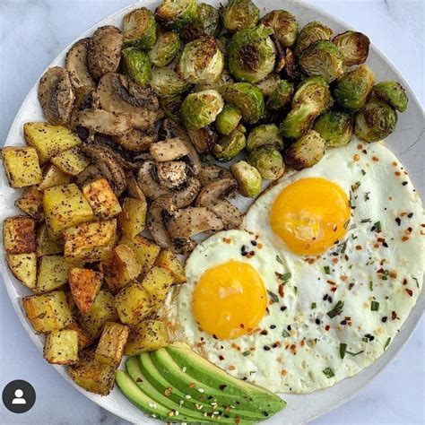 Which of these healthy dinner recipes under 600 calories are you going to try tonight? Happy Thursday! Im kicking this morning off with a plate ...