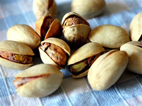 10 Manfaat Kacang Pistachio Bagi Kesehatan Tubuh Bukareview