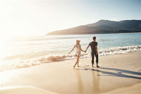 How To Make The Most Of Your Summer Romance The Couple Connection