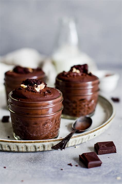 Chocolate mousse cake is every chocolate lovers dream! Black Bean Chocolate Mousse / vegan / gluten free ...