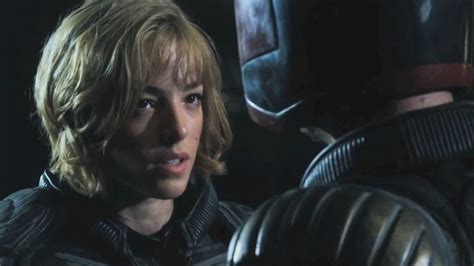 Olivia Thirlby Hits Comic Con To Discuss Dredd Youtube