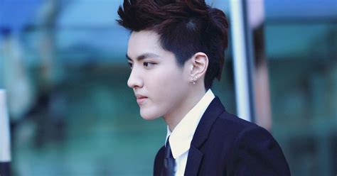 Growing up alone & independently in canada while his peers were playing amongst themselves, 10 year old wu celebrities kris wu model fan actors foto jungkook wu yi fan jackie chan rapper. Chinese entertainment companies hesitant to sign Kris (Wu ...