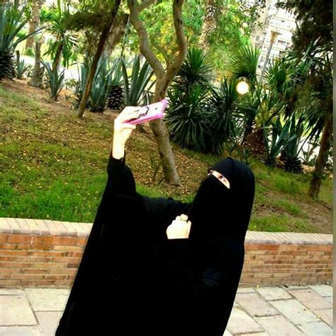 Pin By Peer Samreen Aslam On Zaytuna Beautiful Muslim Women Veiled