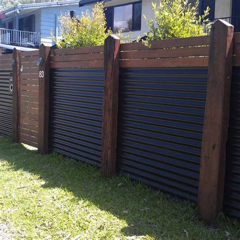 10 Modern Fence Ideas