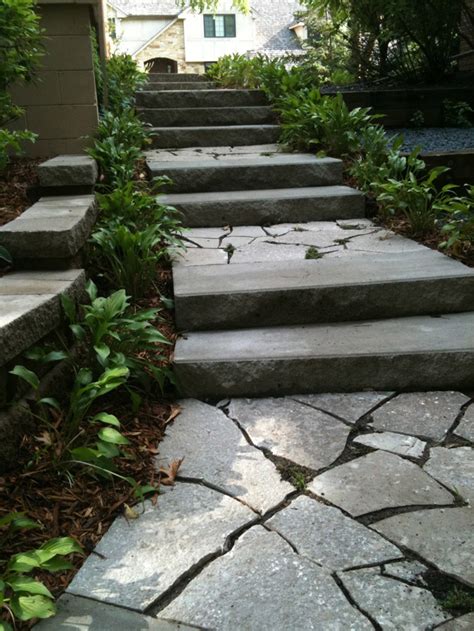 Stone Steps | Crosstown Concrete & Brick Paving Inc.
